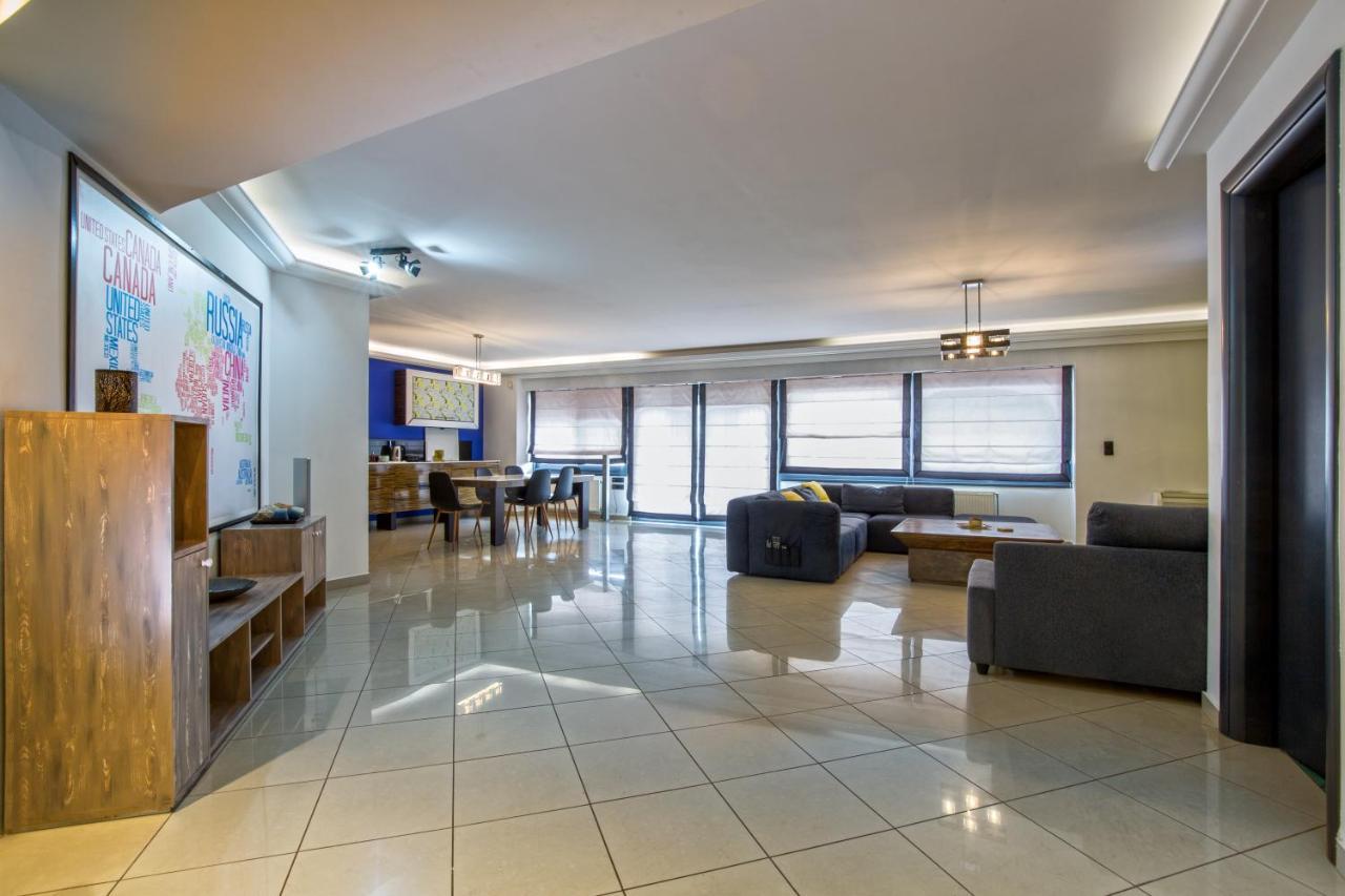 Spacious Modern Apartments With Great Rooftop View アテネ エクステリア 写真
