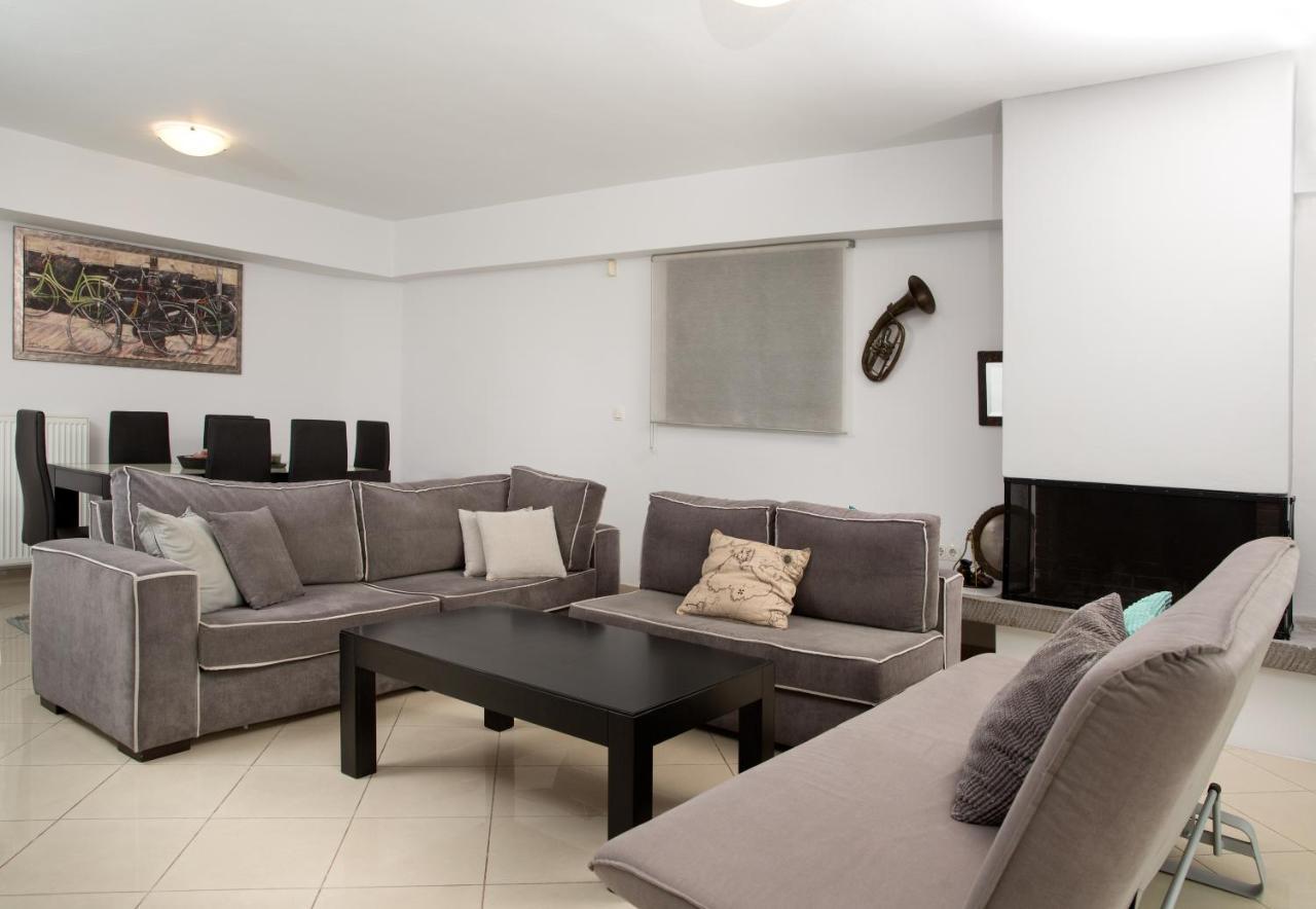 Spacious Modern Apartments With Great Rooftop View アテネ エクステリア 写真