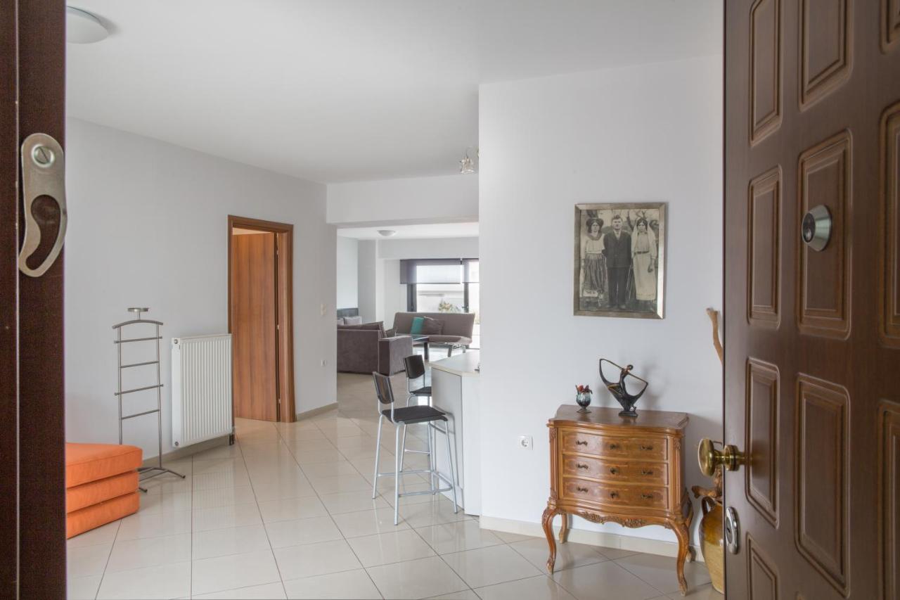 Spacious Modern Apartments With Great Rooftop View アテネ エクステリア 写真