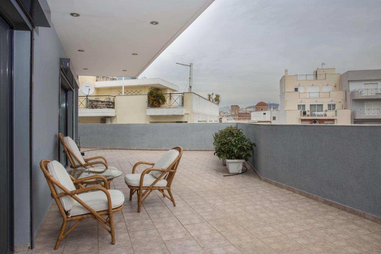 Spacious Modern Apartments With Great Rooftop View アテネ エクステリア 写真