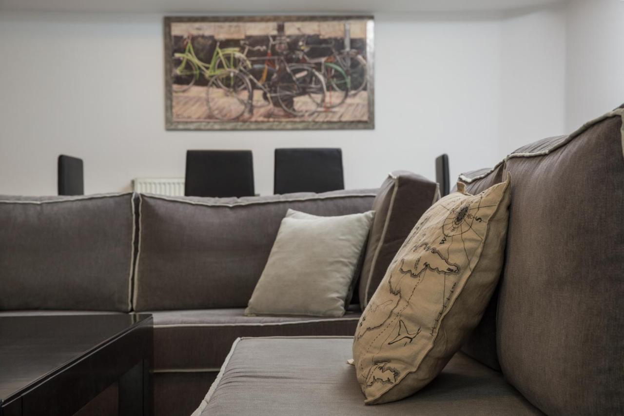 Spacious Modern Apartments With Great Rooftop View アテネ エクステリア 写真