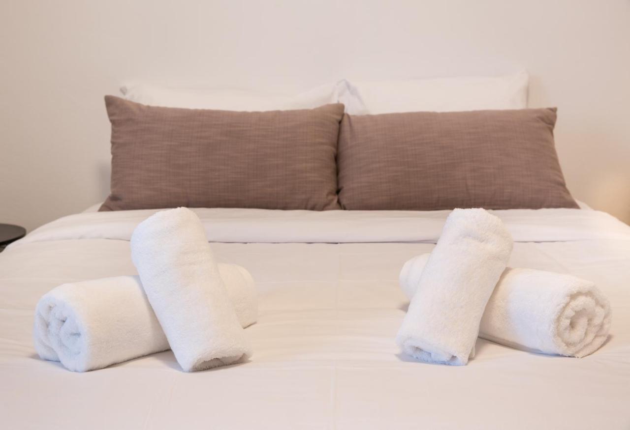 Spacious Modern Apartments With Great Rooftop View アテネ エクステリア 写真